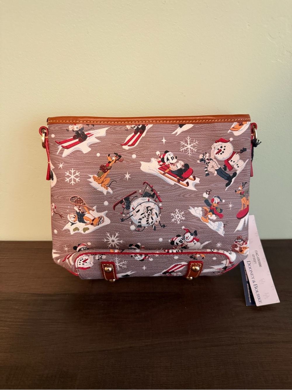 Dooney & Bourke 2021 “Walt’s Lodge” Crossbody bag - Picture 2 of 2